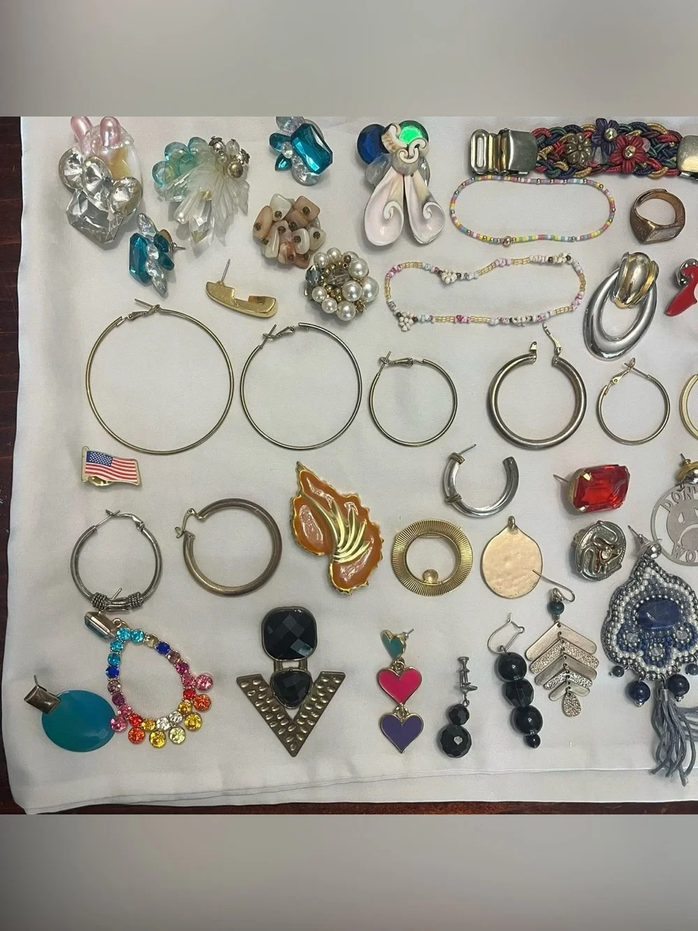 Assorted Mixed Jewelry Lot - Multicolor Costume Jewelry - Picture 4 of 8